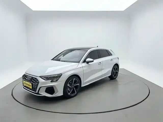 Audi A3 — фото 1