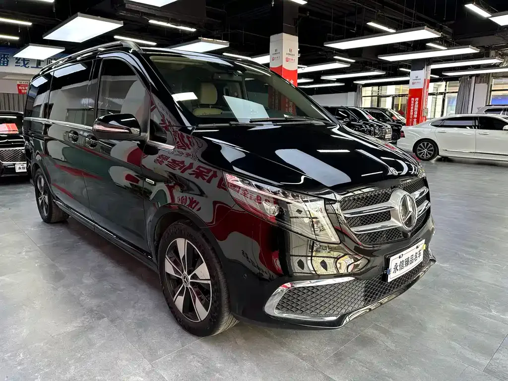 Mercedes-Benz V-Class — фото 10