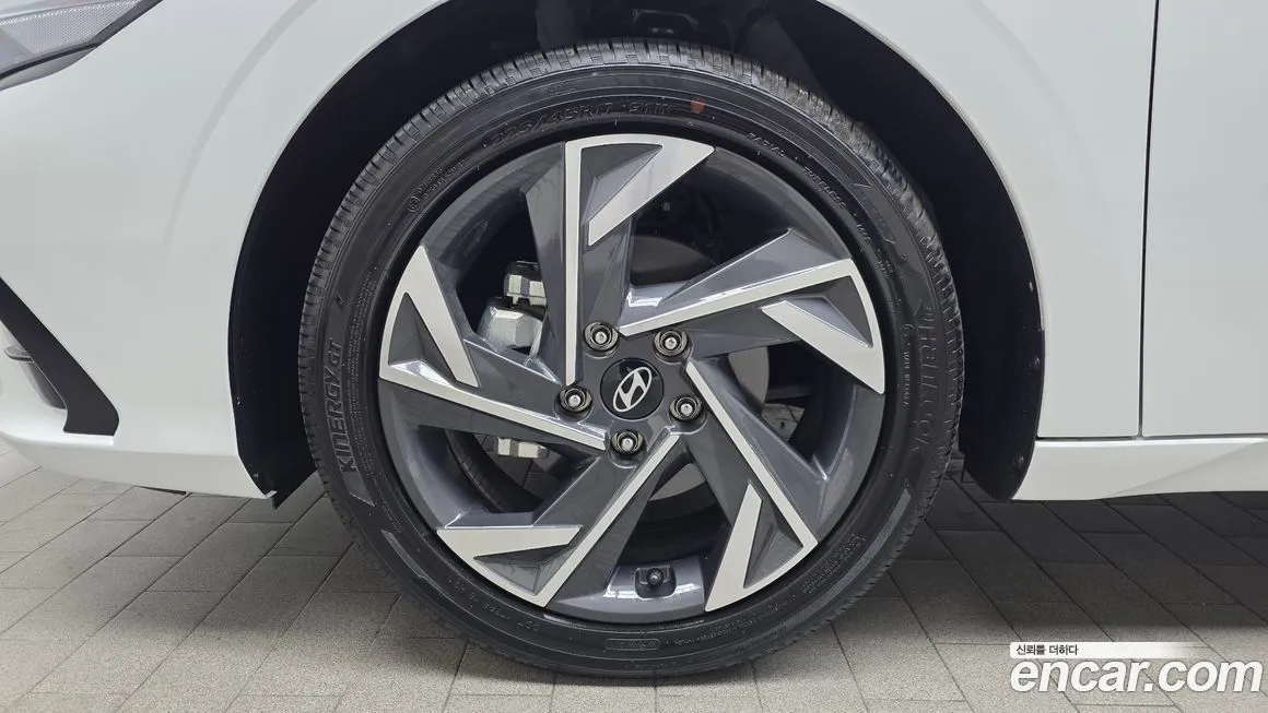 Hyundai AVANTE — фото 3
