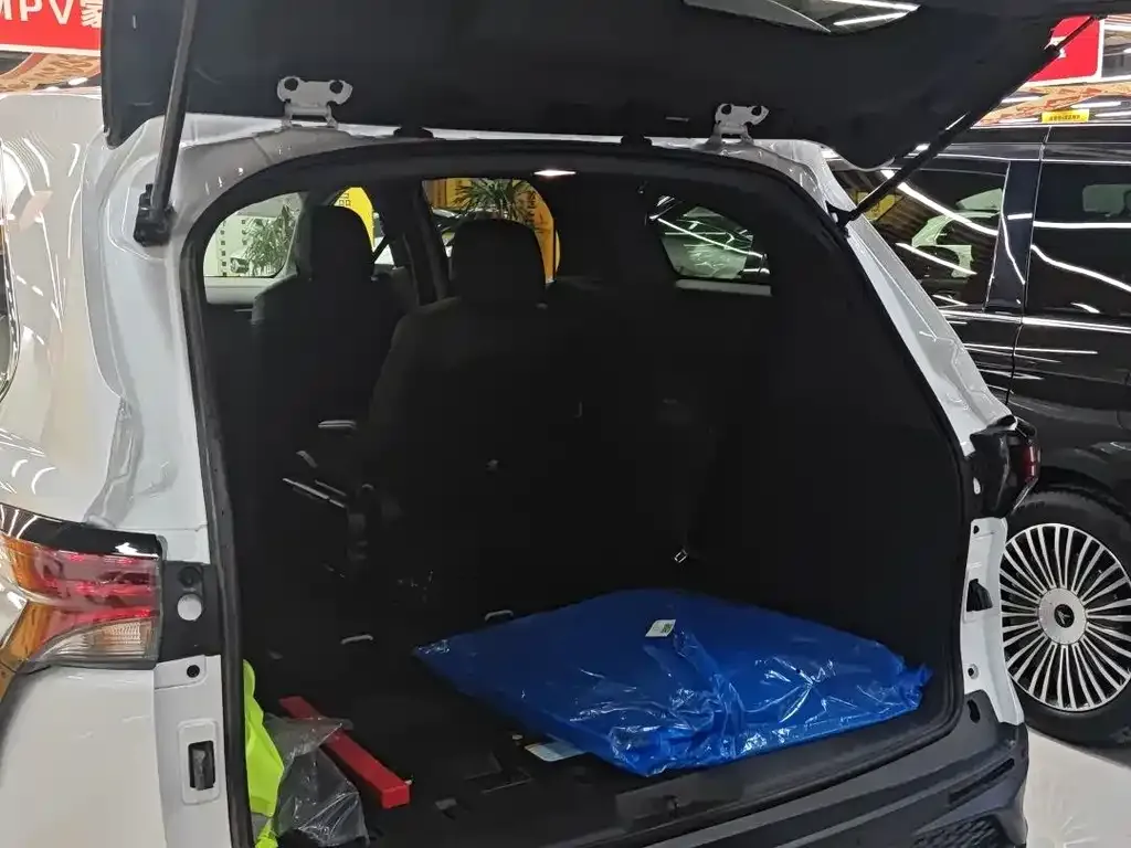 Toyota Granvia — фото 9