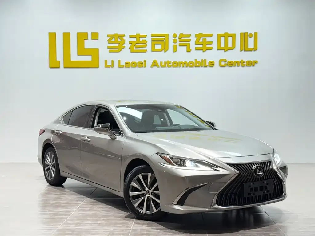 Lexus ES — фото 5