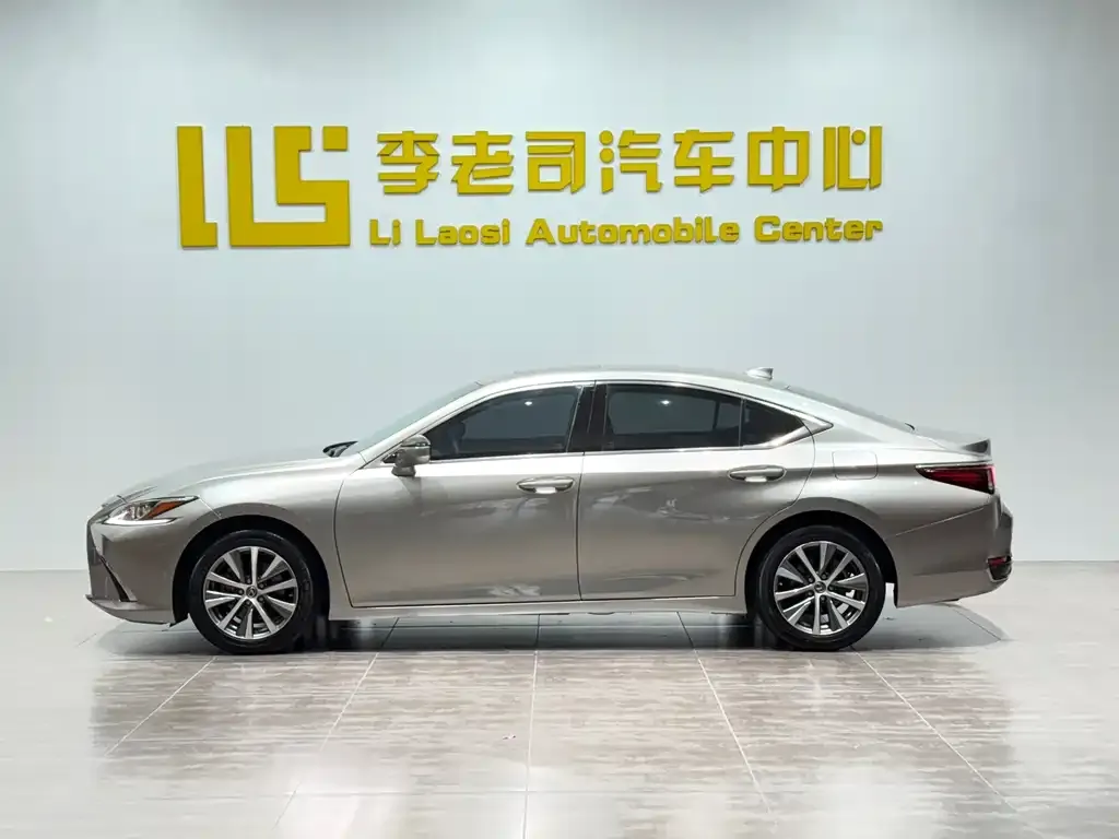 Lexus ES — фото 9