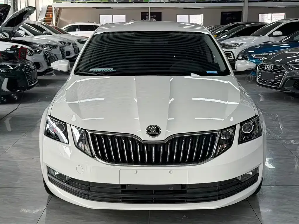 Skoda Octavia — фото 6