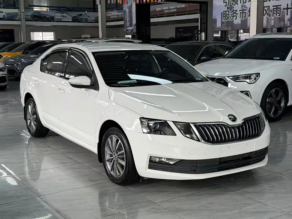 Skoda Octavia — фото 10