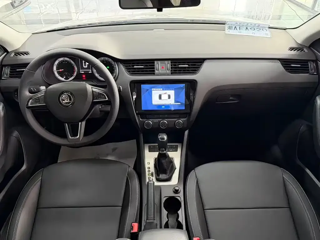 Skoda Octavia — фото 7