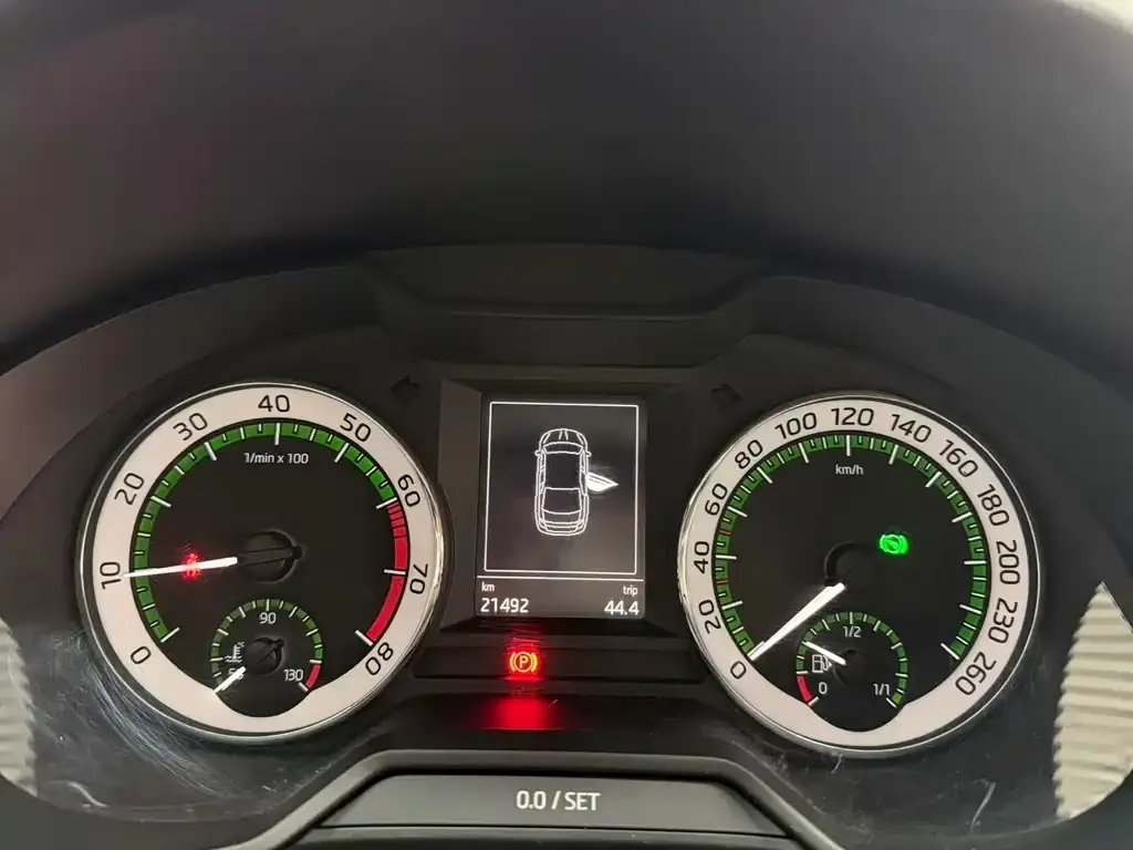 Skoda Octavia — фото 2