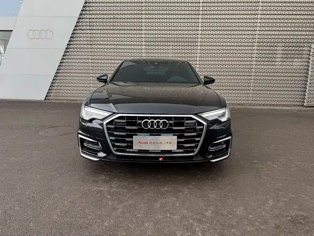 Audi A6L — фото 1