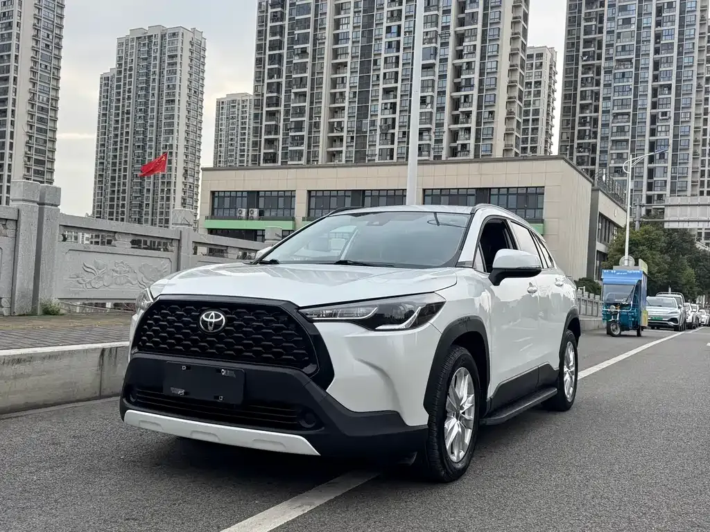 Toyota Corolla Cross 2023 из CN, фото 1