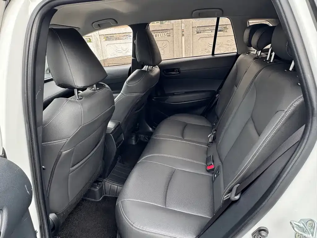 Toyota Corolla Cross 2023 из CN, фото 2