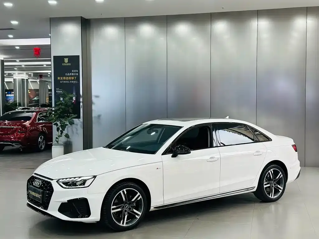 Audi A4L 2023 из CN, фото 1