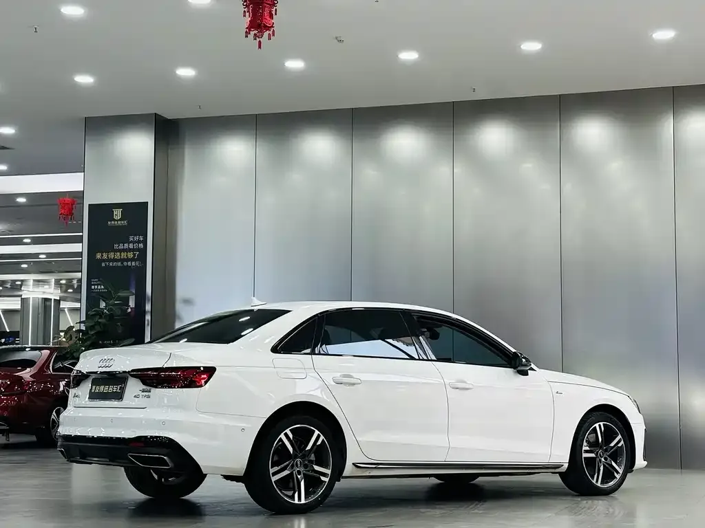 Audi A4L 2023 из CN, фото 10