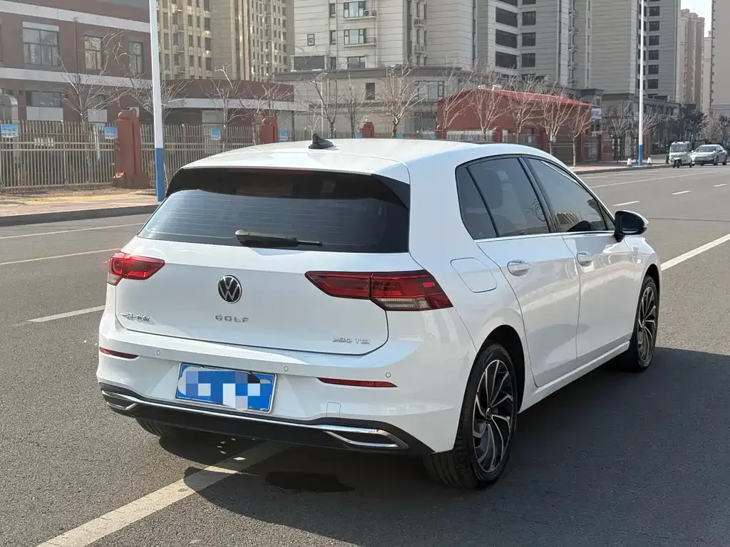 Volkswagen Golf 2022 из CN, фото 10