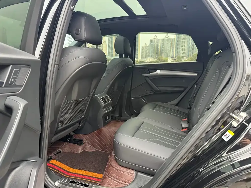 Audi Q5L Sportback 2022 из CN, фото 6