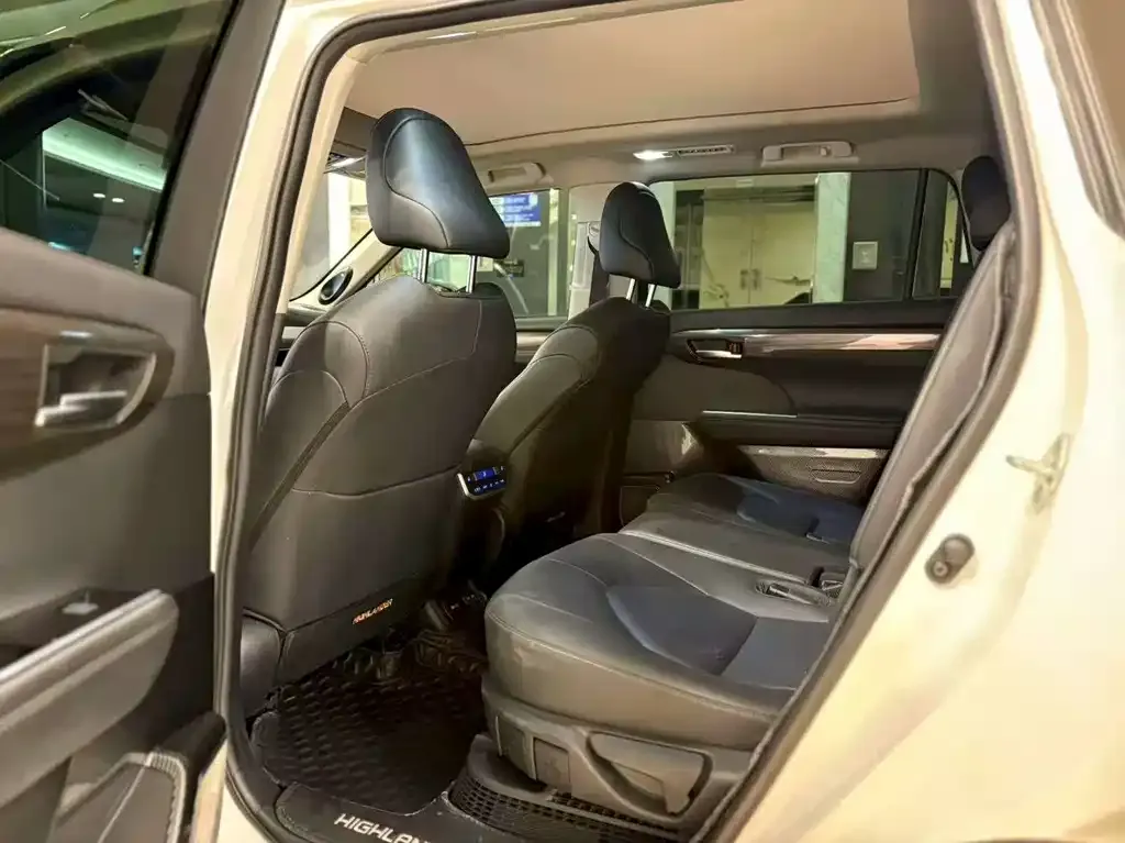Toyota Highlander 2022 из CN, фото 6
