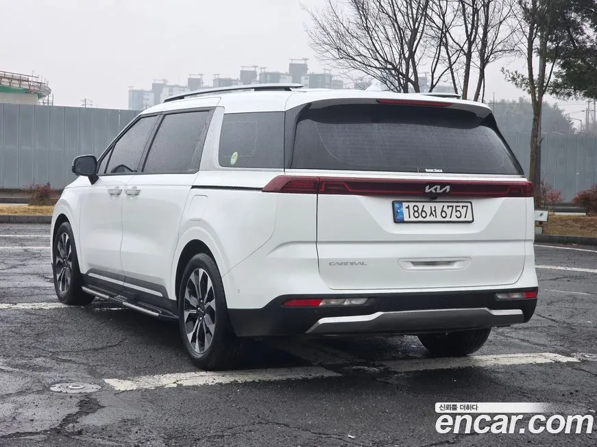 Kia Carnival — фото 10
