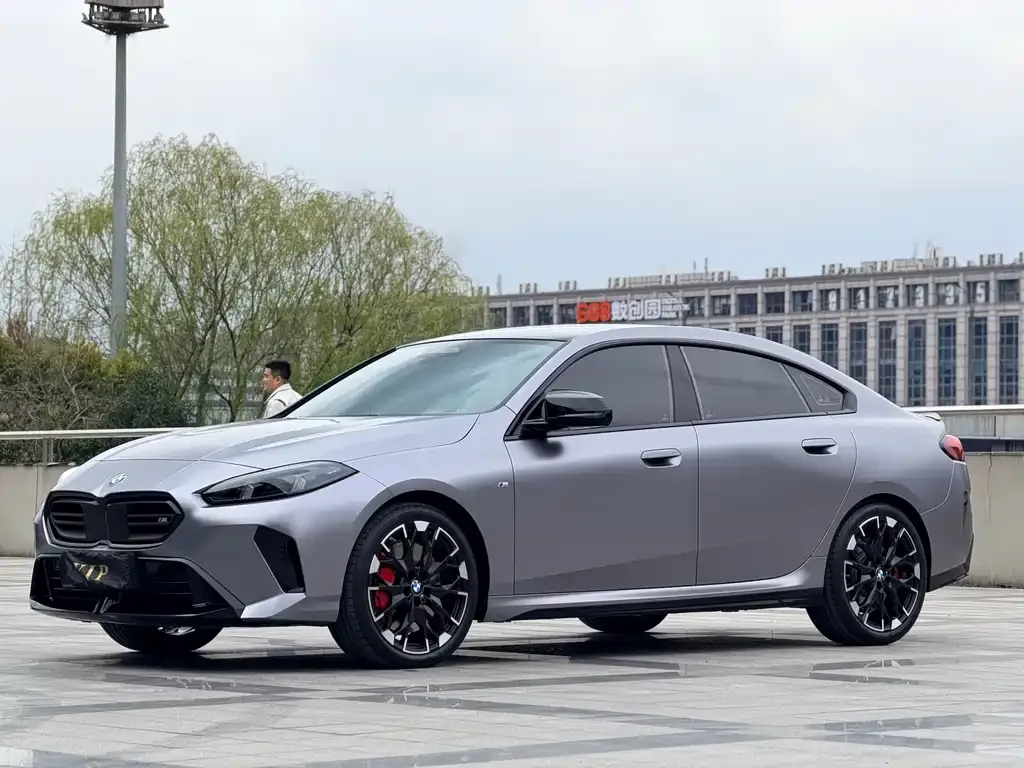 BMW M235L -