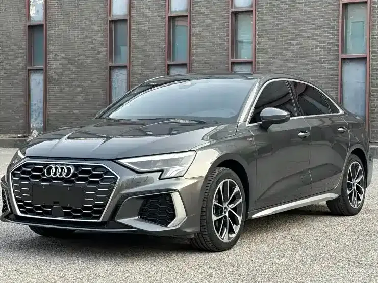Audi A3 — фото 1