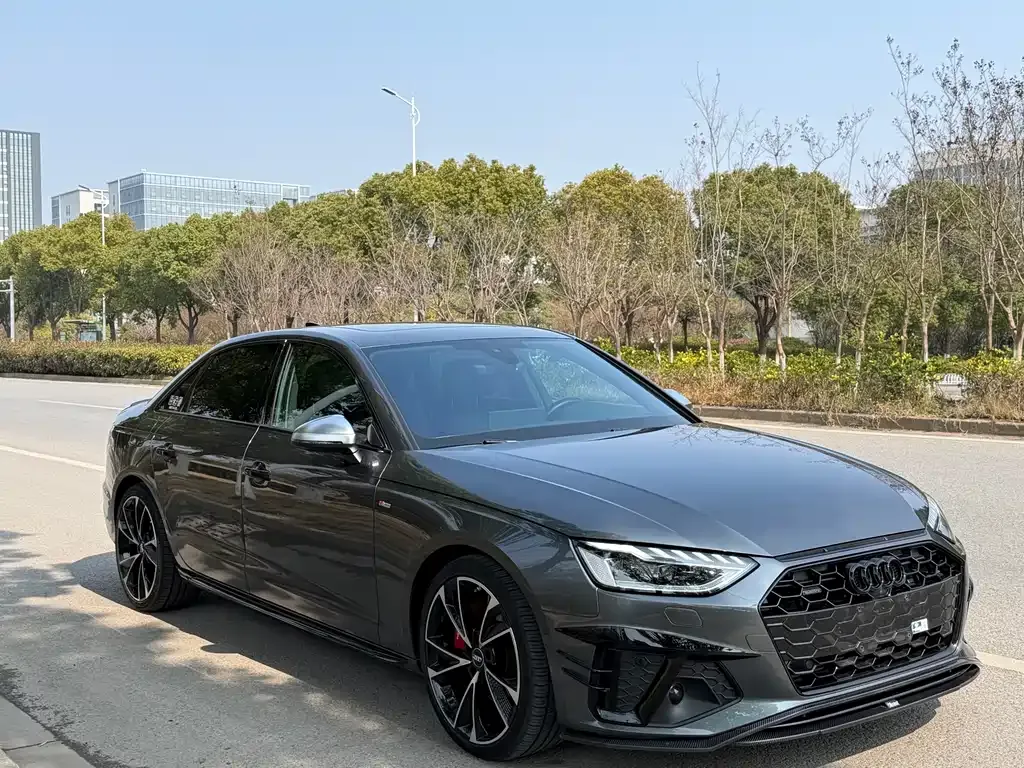 Audi A4L 2022 из CN, фото 3