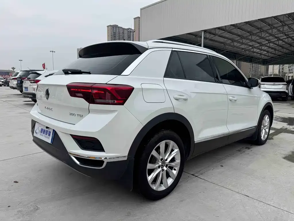 Volkswagen T-Roc 2023 из CN, фото 2