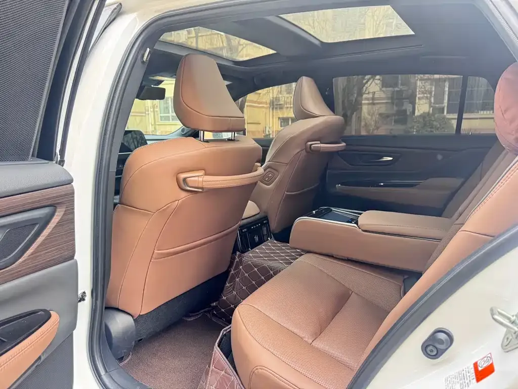 Toyota Crown (Import) 2025 из CN, фото 10