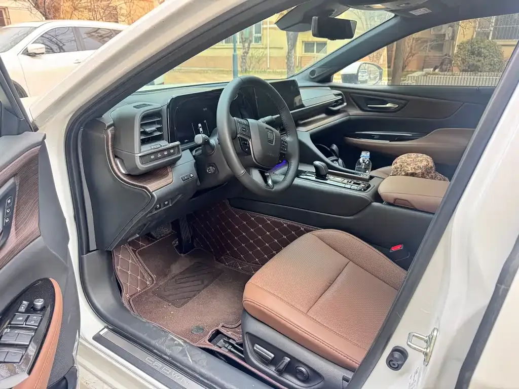 Toyota Crown (Import) 2025 из CN, фото 3