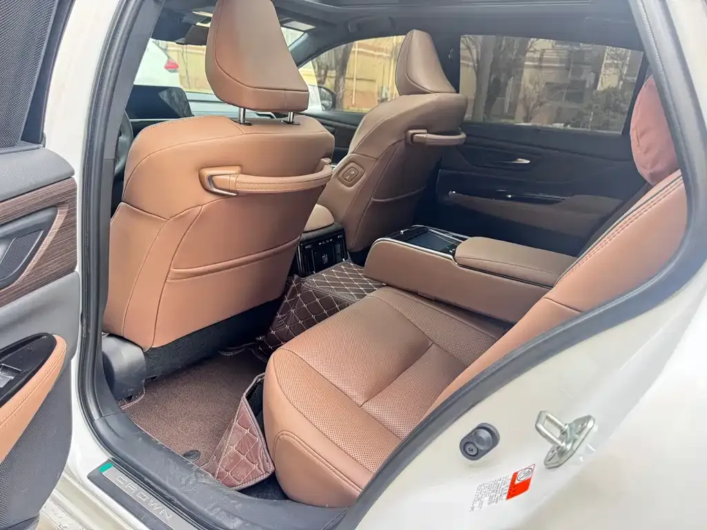 Toyota Crown (Import) 2025 из CN, фото 5