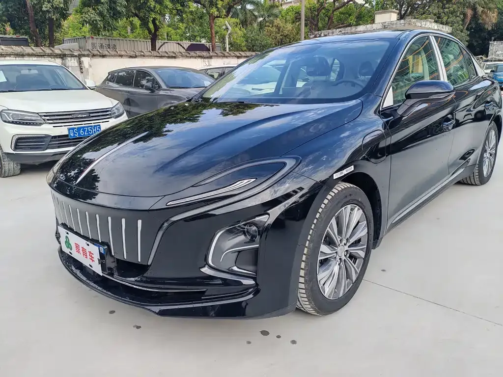 Hongqi E-QM5 — фото 1