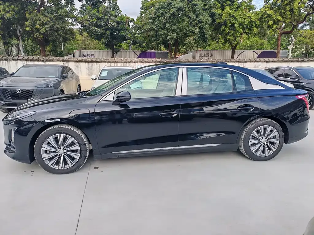 Hongqi E-QM5 — фото 4
