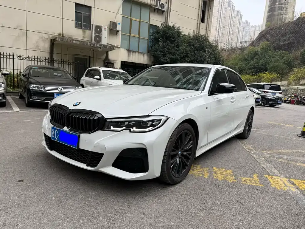 BMW 3 Series 2021 из CN, фото 1