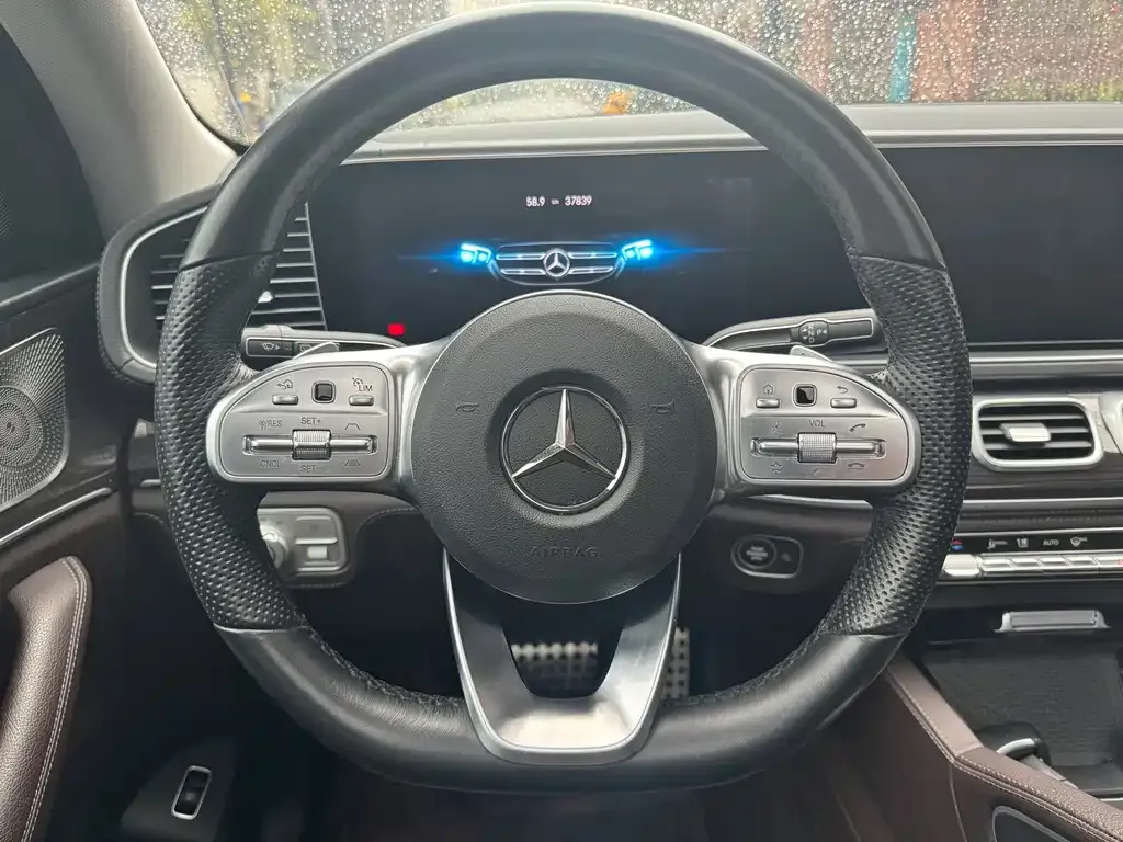 Mercedes-Benz GLS — фото 4