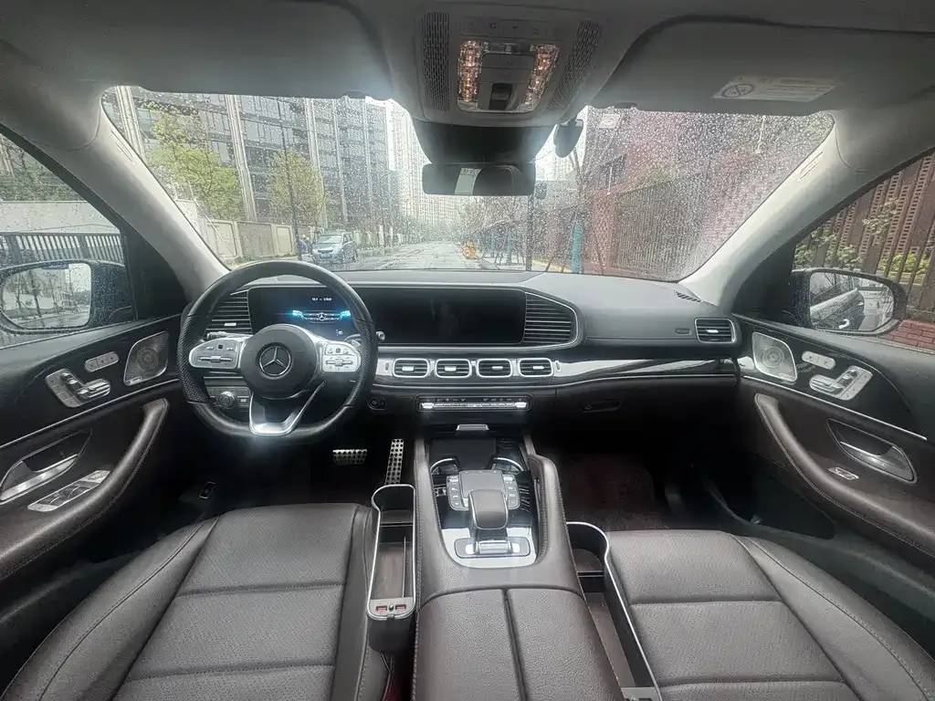 Mercedes-Benz GLS — фото 10