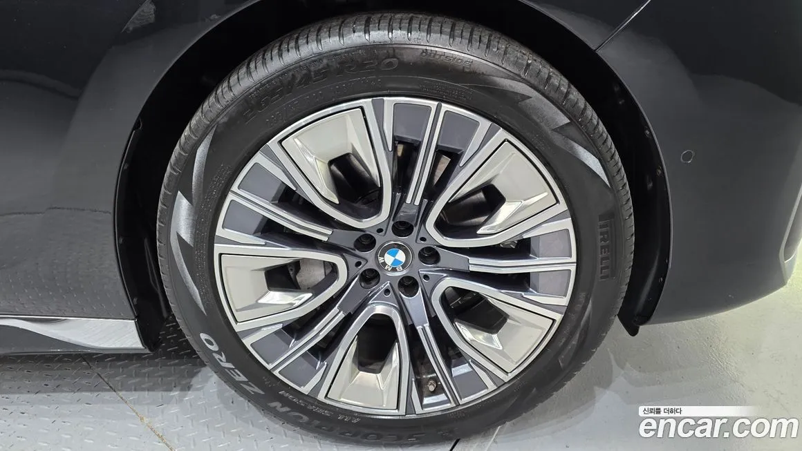 BMW 7-Series 2023 из KR, фото 2