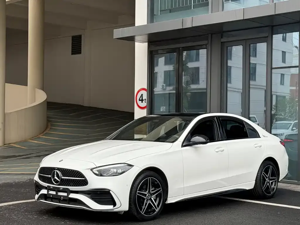 Mercedes-Benz C-Class — фото 1
