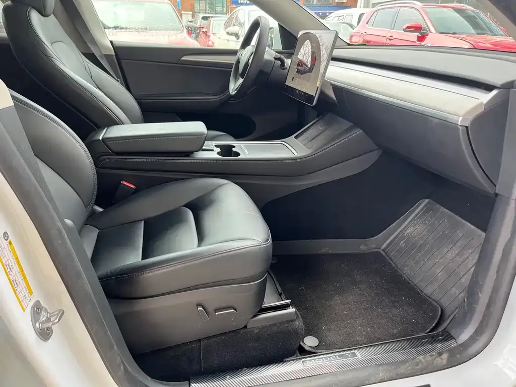 Tesla Model Y 2024 из CN, фото 3