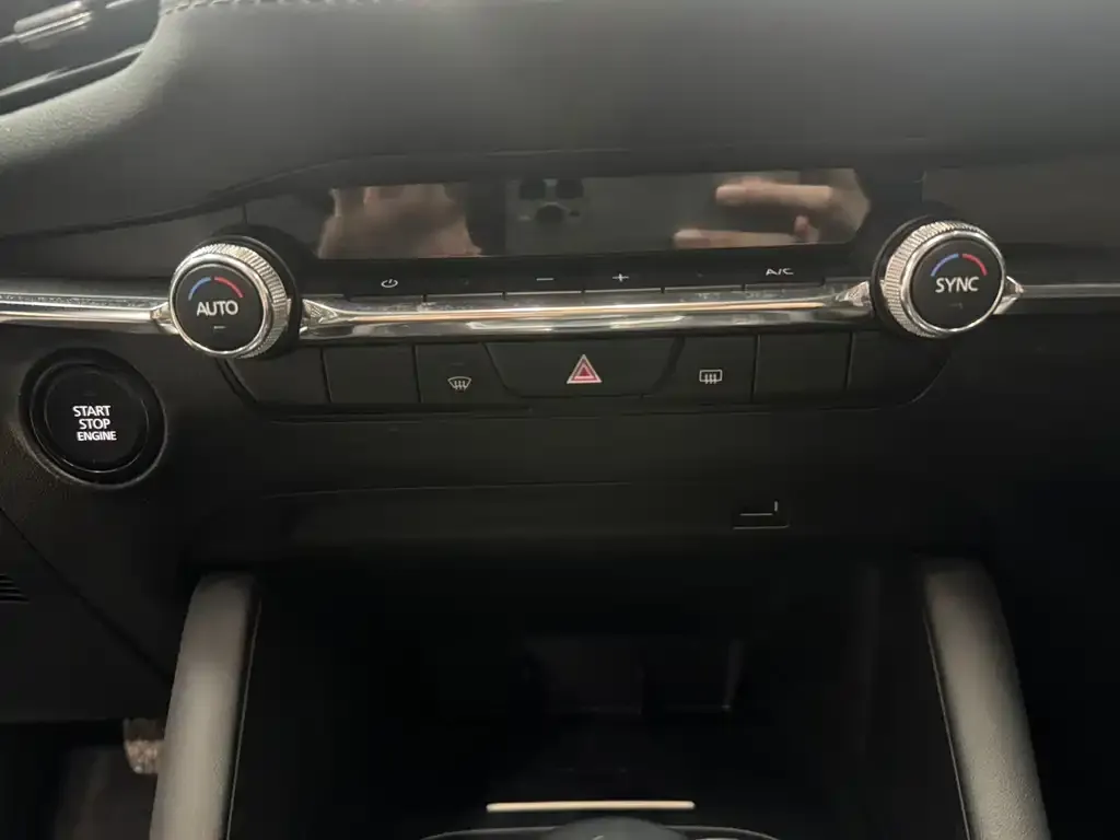 Mazda 3 Axela 2022 из CN, фото 2
