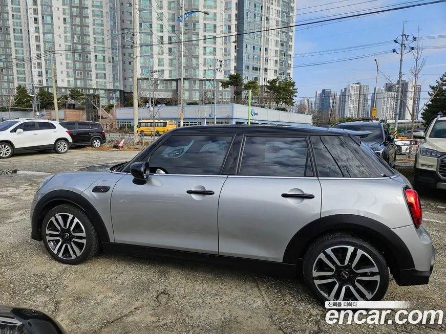 Mini Cooper 2024 из KR, фото 3