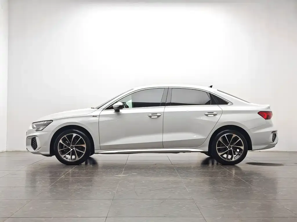 Audi A3 2024 из CN, фото 10