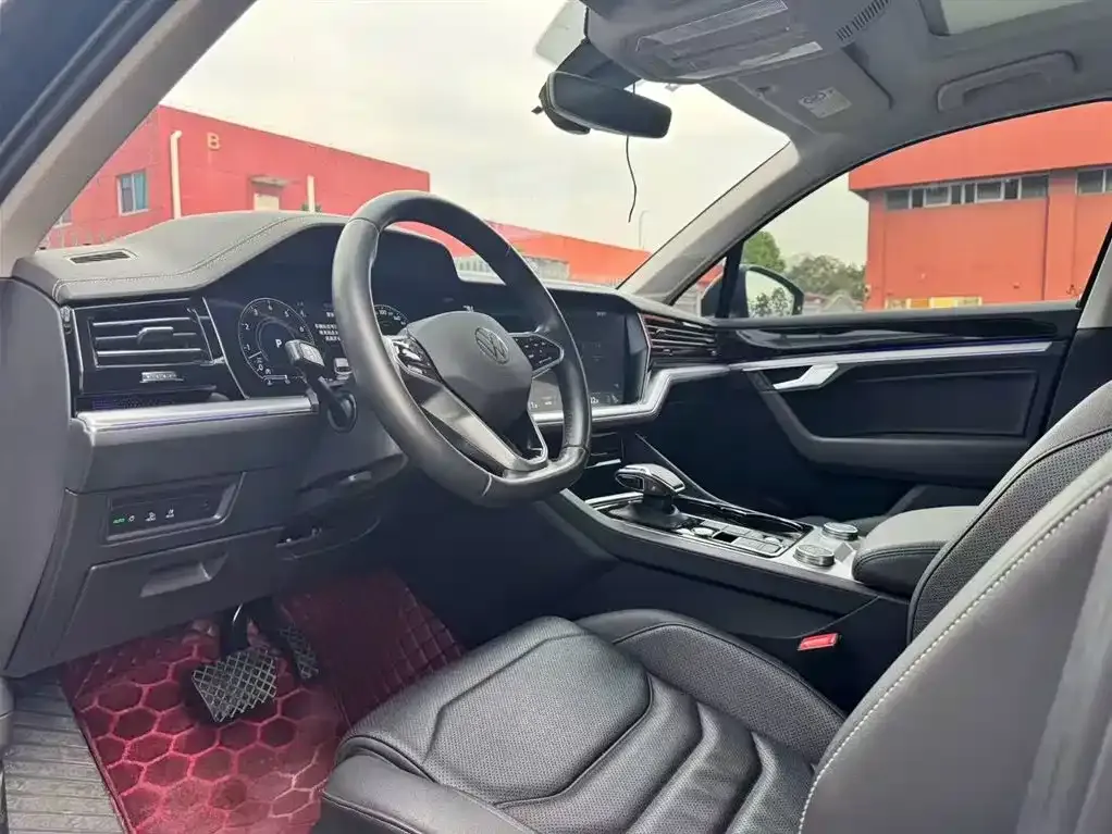 Volkswagen Touareg 2023 из CN, фото 1