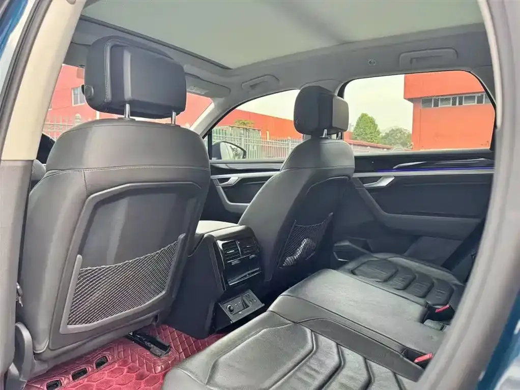 Volkswagen Touareg 2023 из CN, фото 3