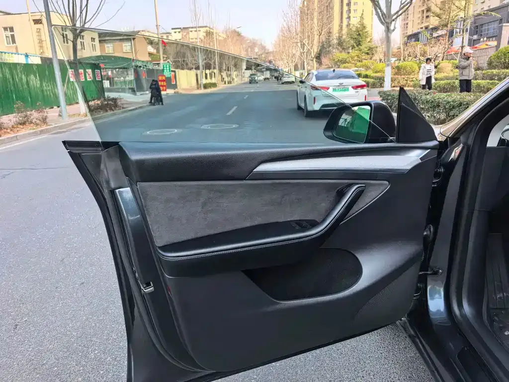 Tesla Model Y 2024 из CN, фото 2