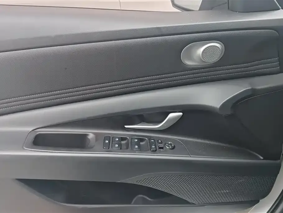 Hyundai Elantra 2022 из CN, фото 4