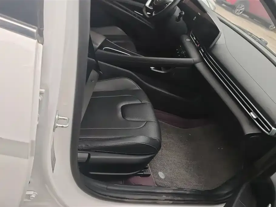 Hyundai Elantra 2022 из CN, фото 2