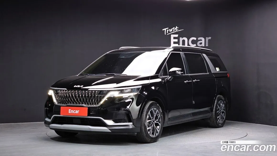 Kia Carnival — фото 1