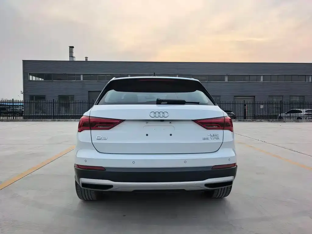 Audi Q3 — фото 10