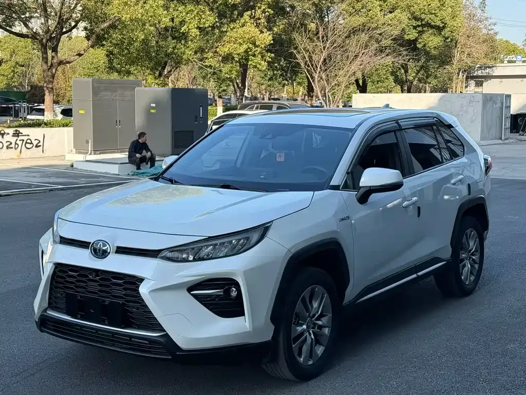 Toyota Wildlander — фото 1