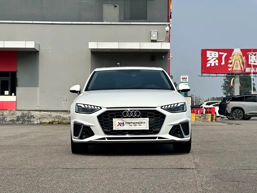 Audi A4L 2023 из CN, фото 10