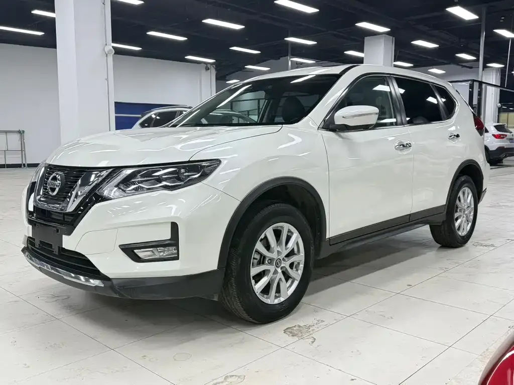 Nissan X-Trail — фото 1