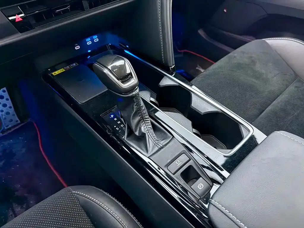 Toyota Camry 2024 из CN, фото 6