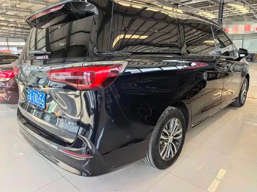 Buick GL8 2022 из CN, фото 2