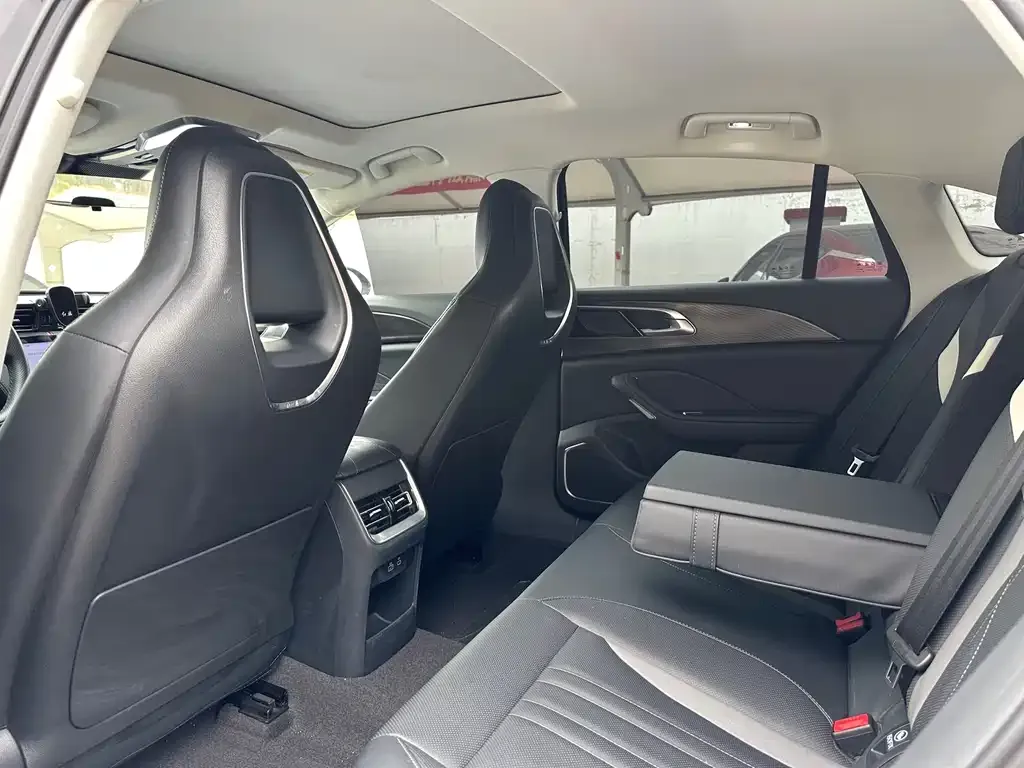 Hongqi H6 2025 из CN, фото 5